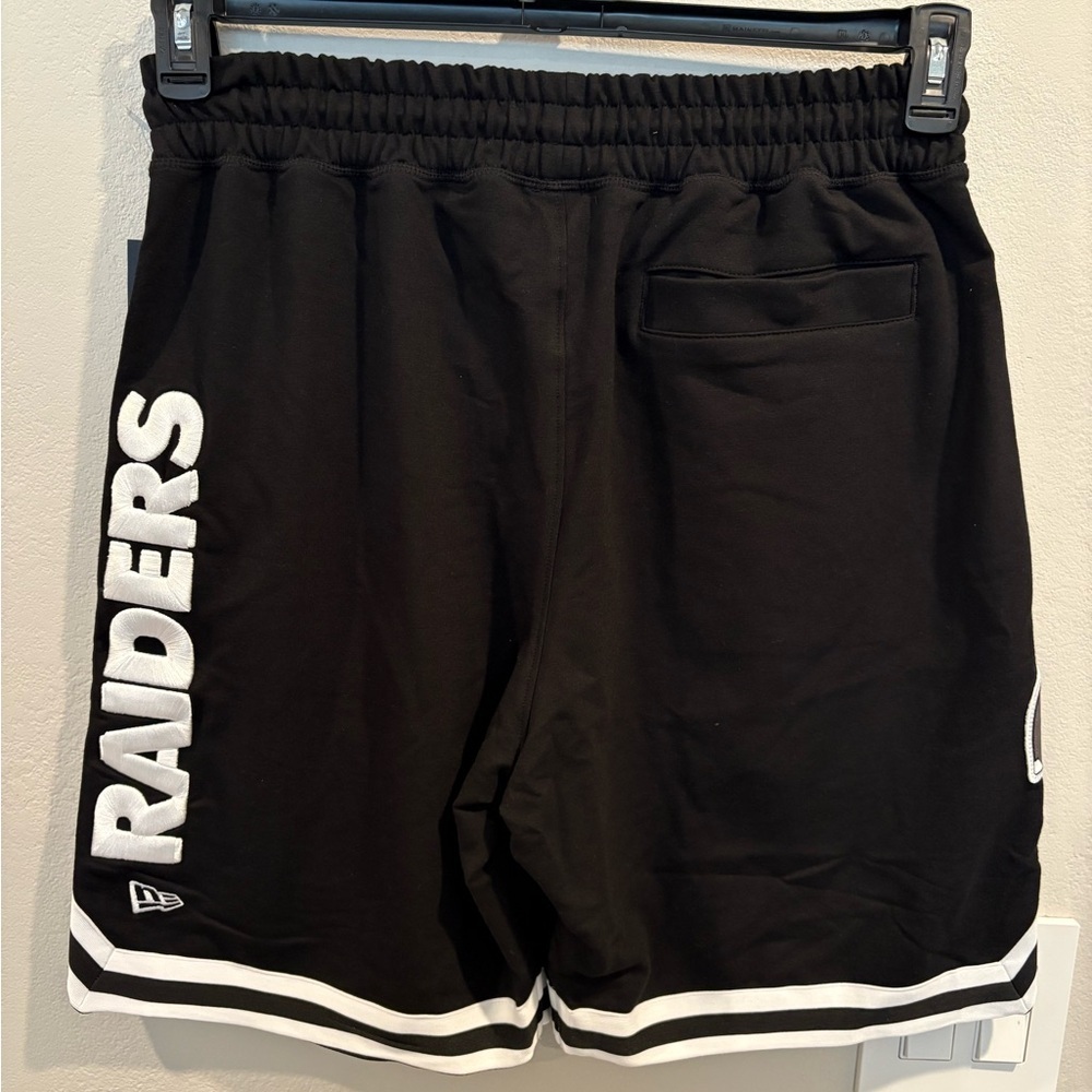 New Era Las Vegas Raiders Shorts Black Men’s New With Tags Size Medium - Picture 6 of 11